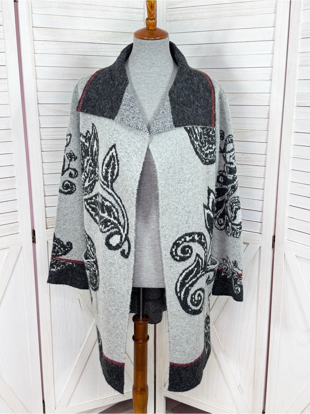 MaxSport Paisley Floral Chunky Cardigan Sweater Grey Medium Open Boho Lagenlook